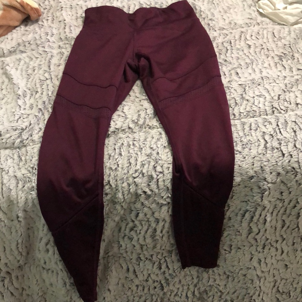 Maroon leggings